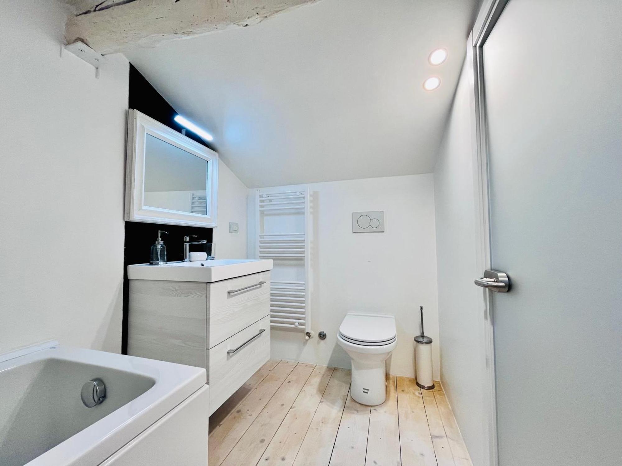 Riverside Loft Navigli - Spacious Two-Bedroom Apartment Milan Bagian luar foto