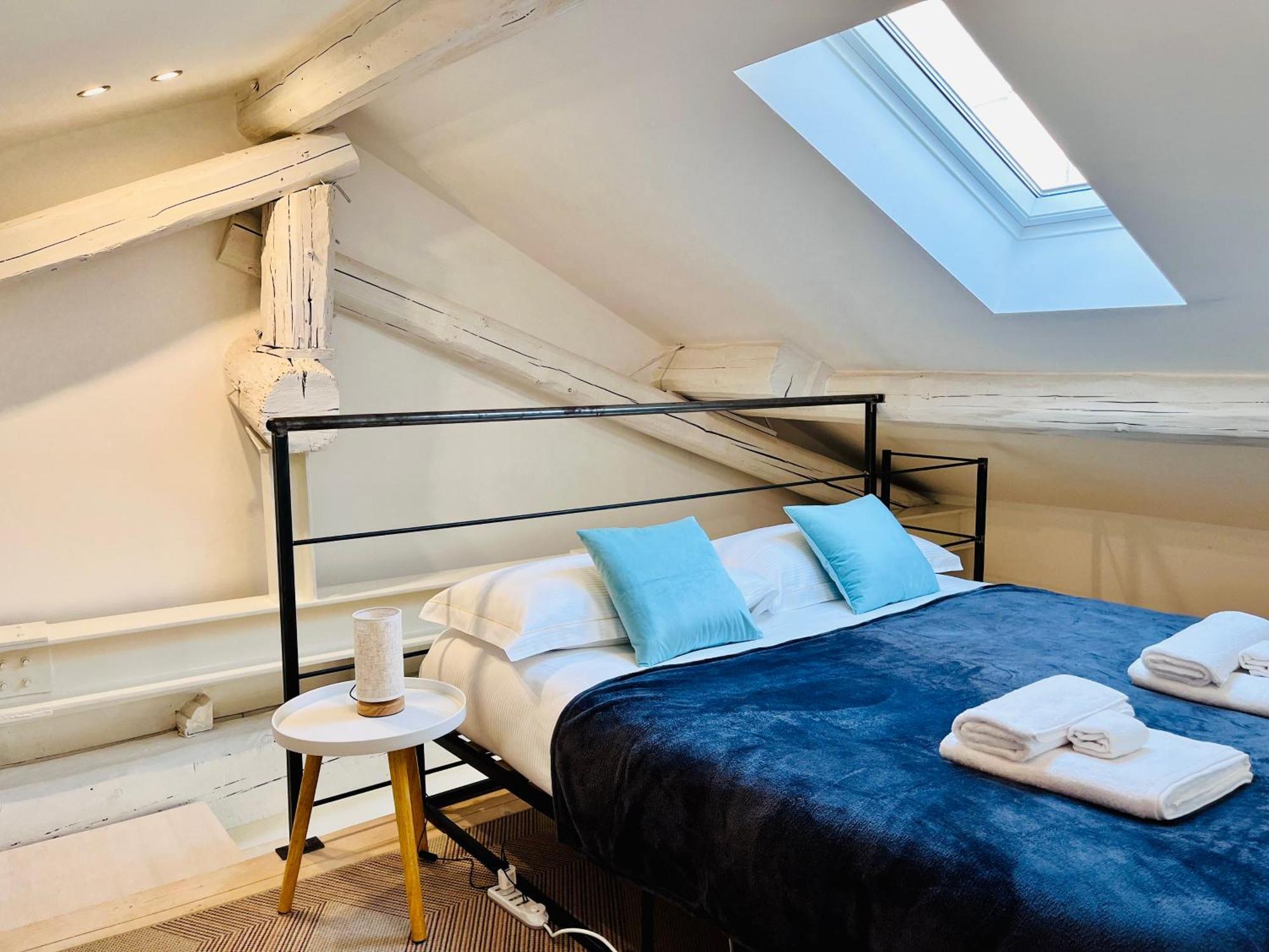 Riverside Loft Navigli - Spacious Two-Bedroom Apartment Milan Bagian luar foto