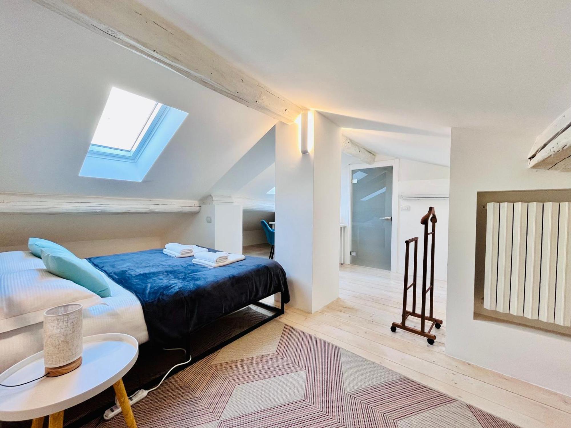 Riverside Loft Navigli - Spacious Two-Bedroom Apartment Milan Bagian luar foto