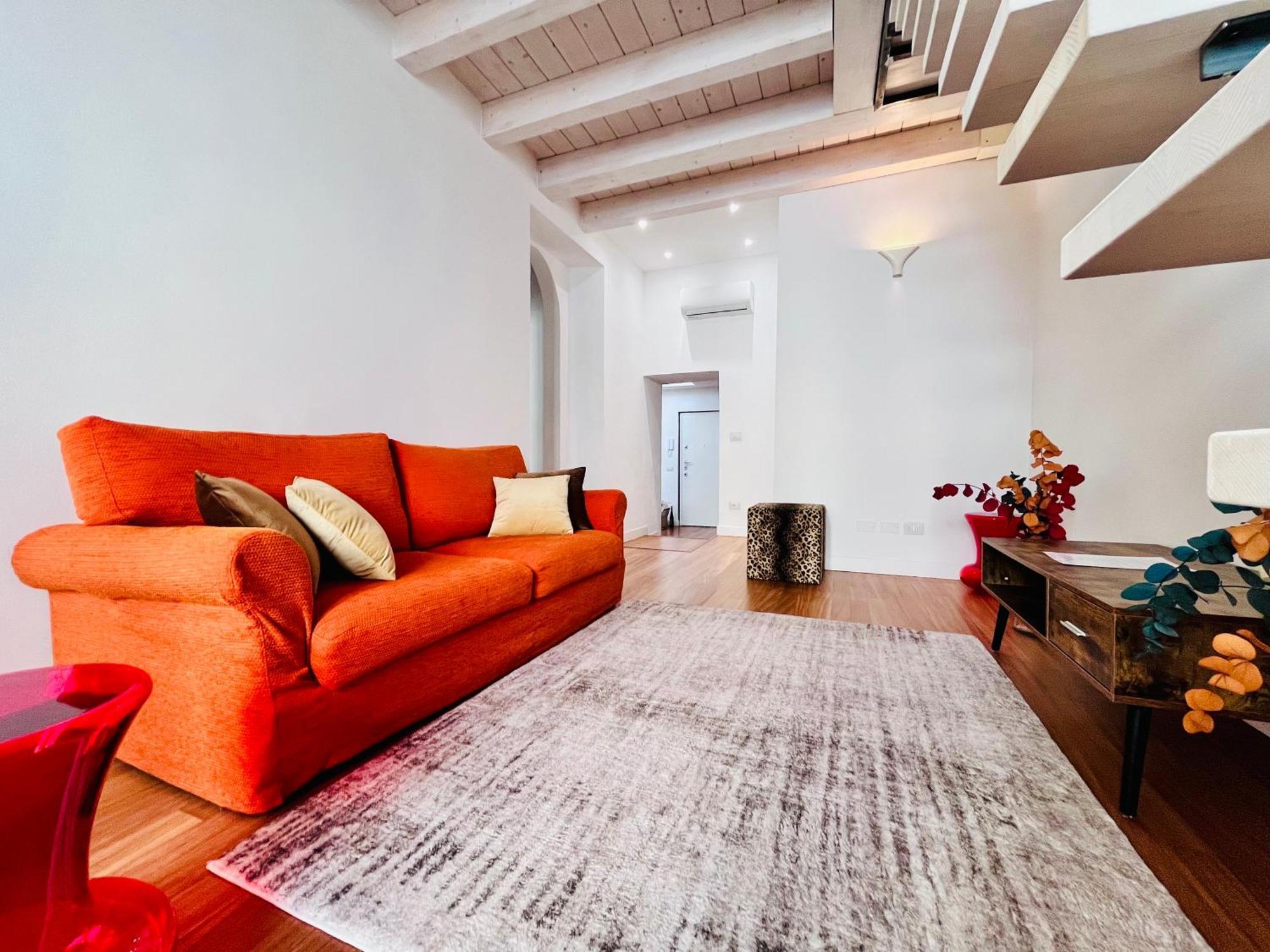 Riverside Loft Navigli - Spacious Two-Bedroom Apartment Milan Bagian luar foto
