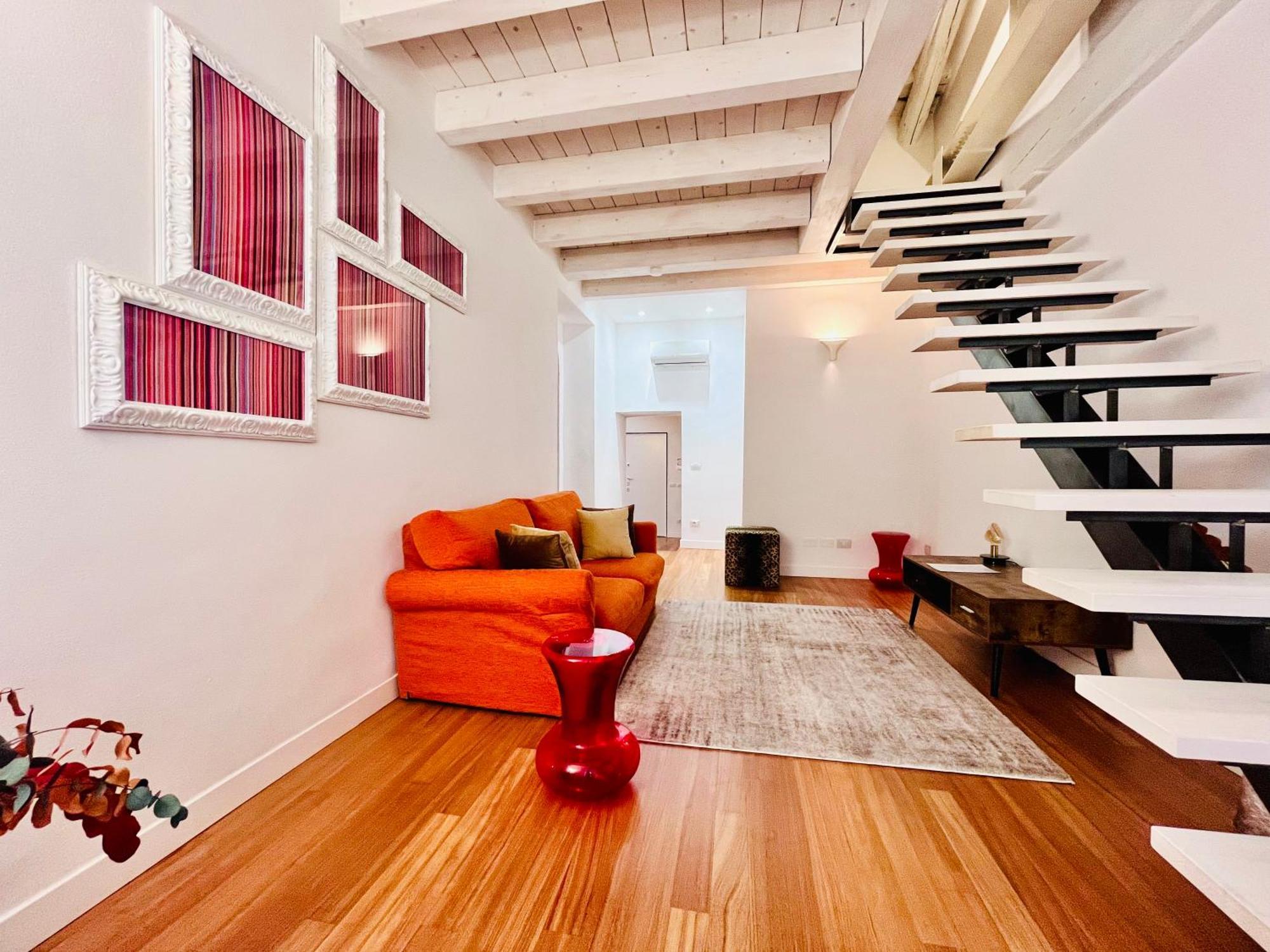 Riverside Loft Navigli - Spacious Two-Bedroom Apartment Milan Bagian luar foto