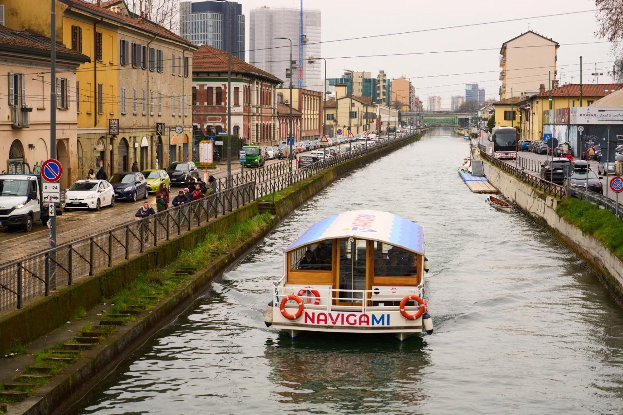 Riverside Loft Navigli - Spacious Two-Bedroom Apartment Milan Bagian luar foto