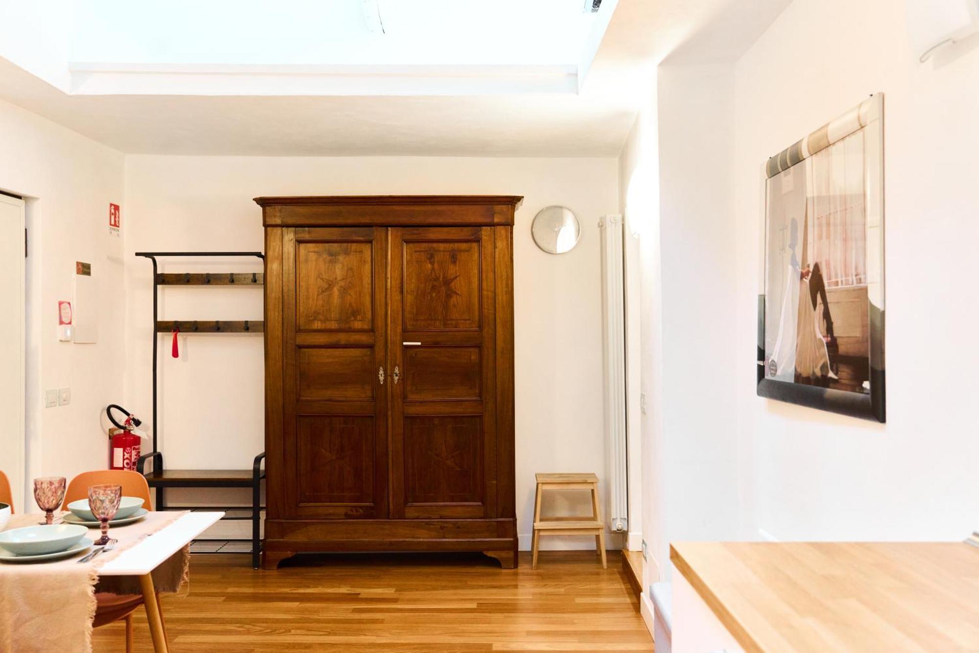 Riverside Loft Navigli - Spacious Two-Bedroom Apartment Milan Bagian luar foto